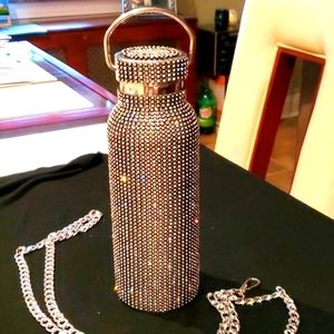 Elegant water bottle